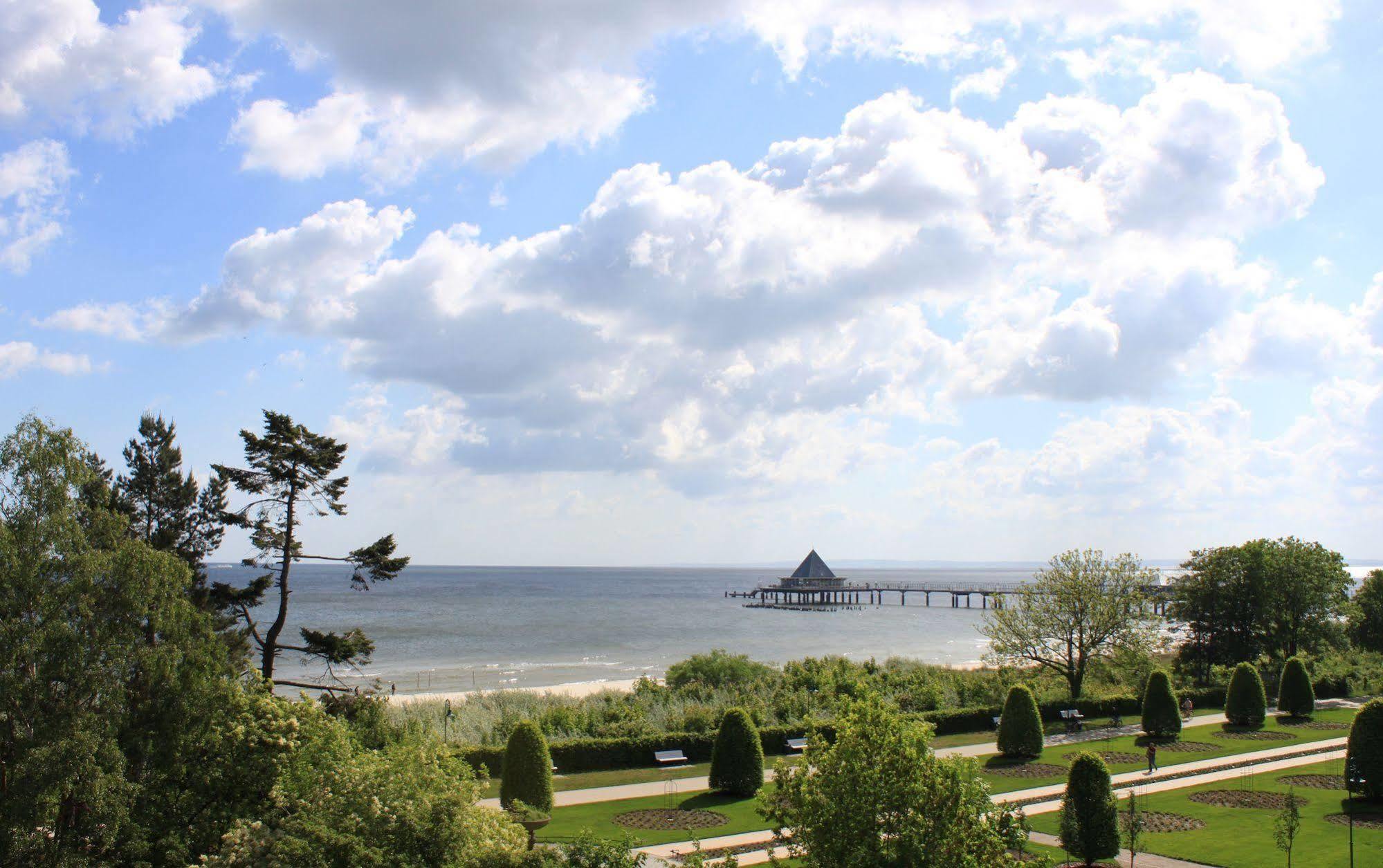 Strandhotel Ostseeblick Heringsdorf  Exterior photo